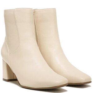 Naturalizer Wrenley Bootie (Wide)